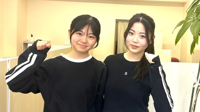 笑顔の中学生