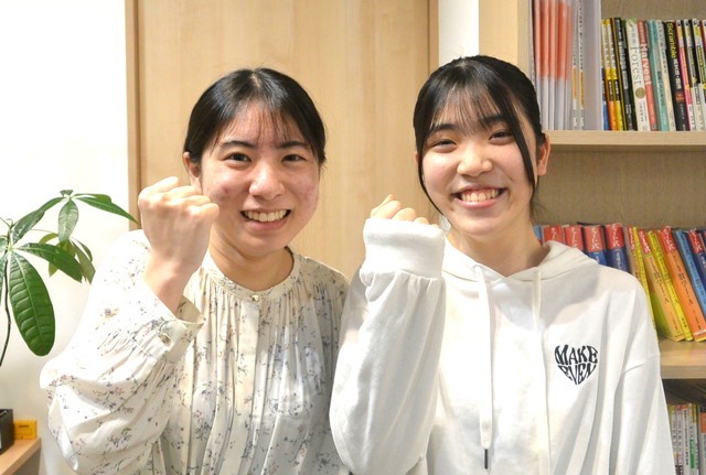 笑顔の中学生
