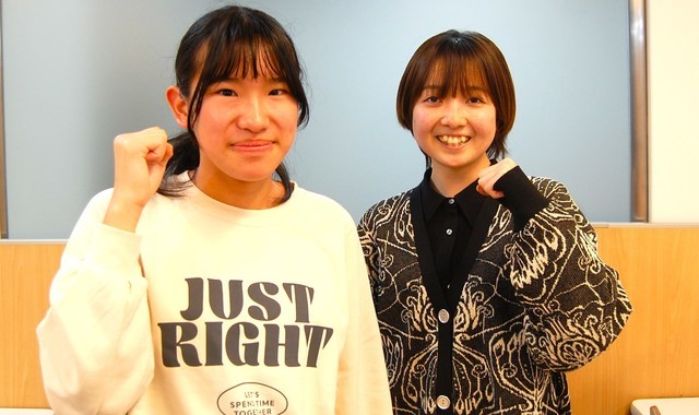 笑顔の中学生