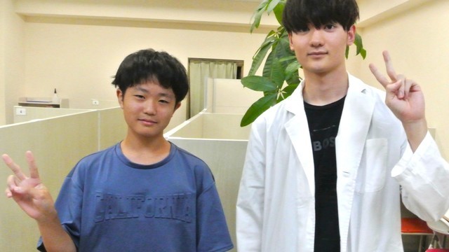 中学生と担当講師