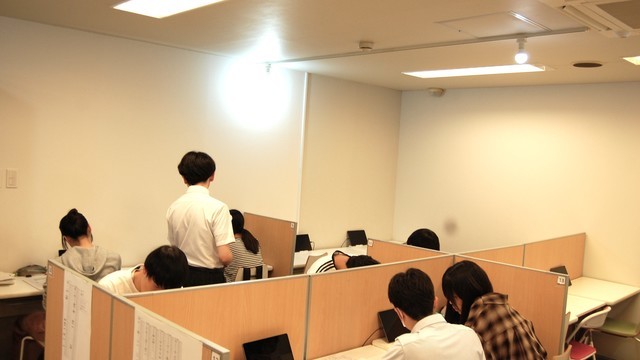 中学生と担当講師